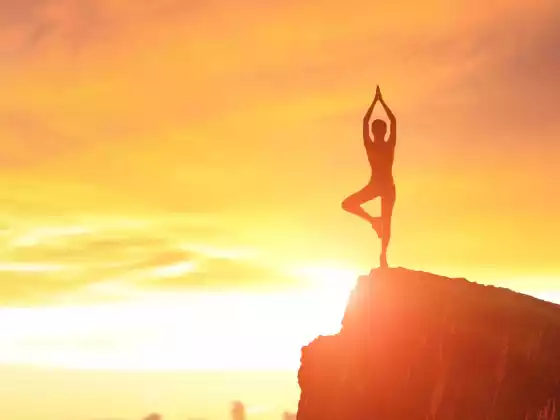 Restorative Healing Yoga: Espesyal na Summer Solstice (Chair Yoga)