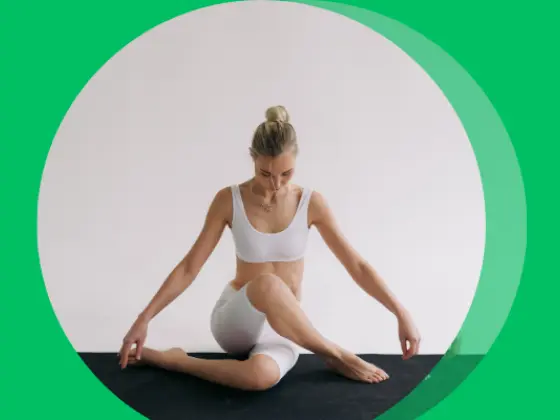 Vinyasa Empoderado: Flujo de Yoga Intermedio